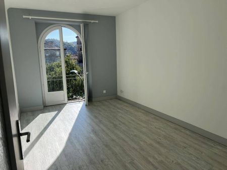 Location appartement t3 61 m² à Villefranche-de-Rouergue (12200) - Photo 3