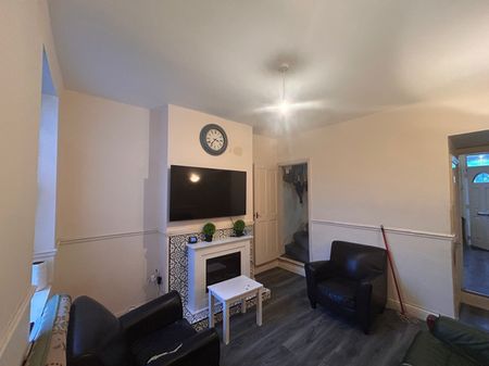 2 bedroom terraced house to rent - Photo 2