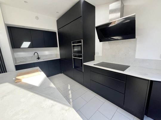 3 bedroom semi-detached house to rent - Photo 1