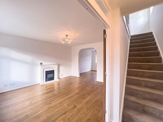 3 bedroom semi-detached house to rent - Photo 1