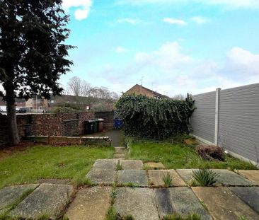 3 bedroom end of terrace house to rent - Photo 2