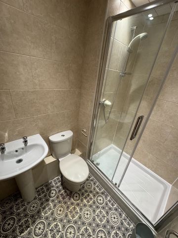 Room in a Shared House, Estcourt Terrace, LS6 - Photo 5