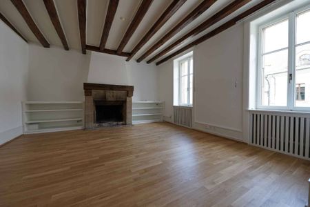 RARE : DUPLEX DE 7.5 PIECES AVEC TERRASSE ET CUISINE EQUIPEE - Foto 3