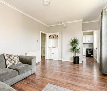 Broomfield Crescent, Carrick Knowe, Edinburgh, EH12 - Photo 3