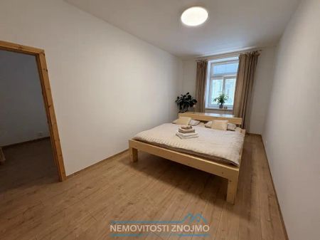 3+1 v centru Znojma, ale s klidem do vnitrobloku - Fotografie 2