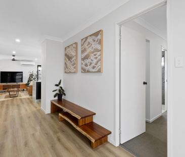 Absolutely Stunning home in the sought after Richmond Hills - Photo 6