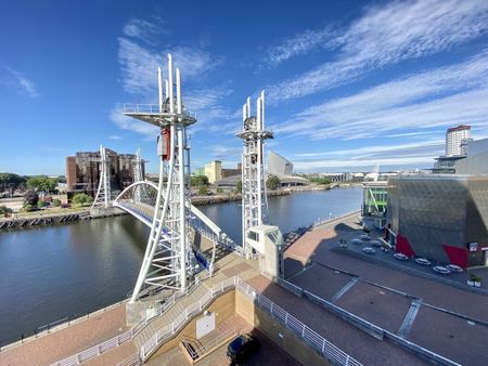 Imperial Point, Salford Quays - Photo 3