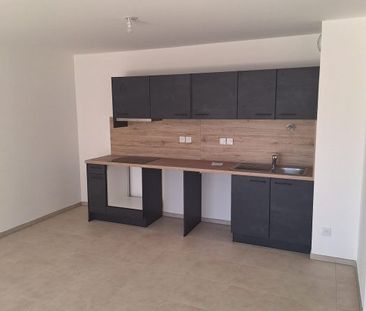 T2 AVEC LOGGIA + PARKING - Photo 4