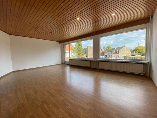 Gerenoveerd duplex appartement met 3 slpks in het centrum van Balen! - Photo 1