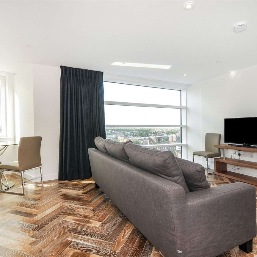 Savills are pleased to present an exceptional 1 bedroom apartment on the 18th floor of Eagle Point. - Photo 1