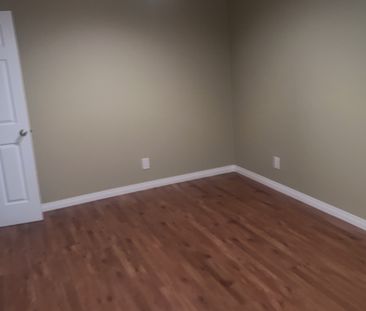 Beautiful 4 Bed Home On Corner Lot In Saddleridge – Prime Location - Photo 1