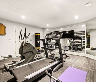 An exceptional gated residence extending to approximately 6,500 sq ... - Photo 6