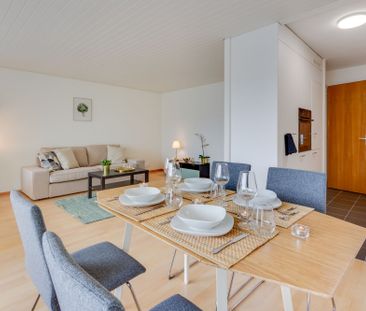 Enjoy sunny moments on the large balcony! - Foto 2