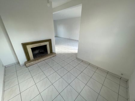 Location Maison 5 pièces 96m² ARMENTIERES 59280 - Photo 2