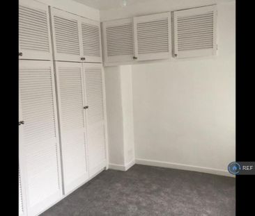 2 bedroom semi-detached house to rent - Photo 4