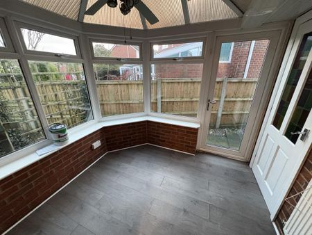 3 bedroom detached house to rent - Photo 2