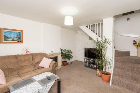 2 bedroom semi-detached house to rent - Photo 2