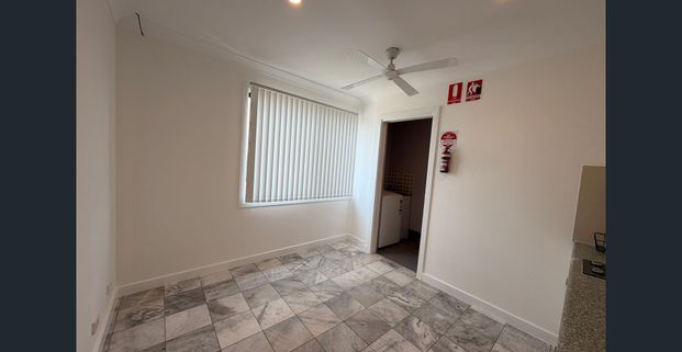 Cosy & Self-Contained Unit | Convenient Location - Photo 1