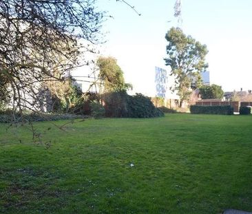 Brook Road South, Brentford, TW8 - Photo 1