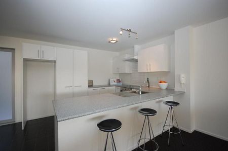 Chic 2BR Onehunga Oasis w/ Pool! - Photo 4