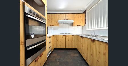 Family Home in Peaceful Edensor Park! - Photo 2