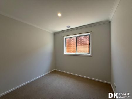 Brand New and Modern Home in Tarneit - Photo 4