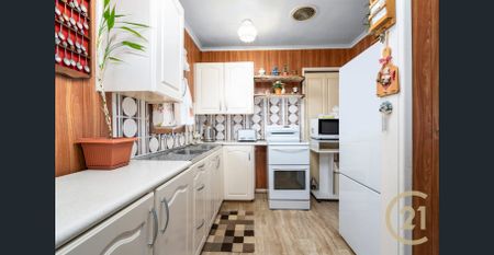 CLOSE TO SCHOOLS & SHOPPING CENTRE - Photo 3