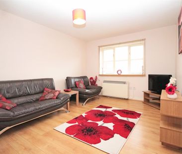 Whitehead Way, Aylesbury - Photo 2