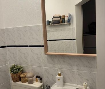 Schöne Dachgeschosswohnung-80 m² - Foto 1