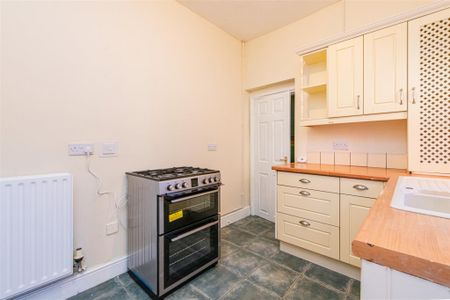 2 bed House - Mid Terrace To Let - Photo 5