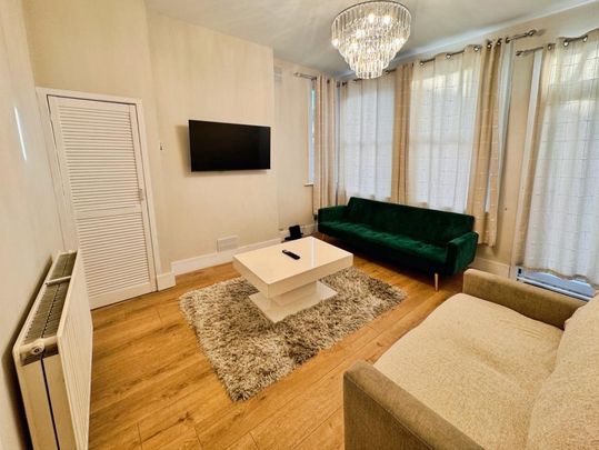 2 bedroom ground floor flat to rent - Photo 1