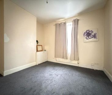 4 bedroom terraced house to rent - Photo 2