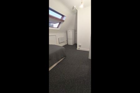 Room in a Shared House, Manor Drive, HA9 - Photo 4