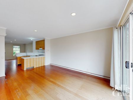 194 Wiltshire Drive, Kew - Photo 3