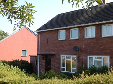 2 bed Semi-Detached - To Let - Photo 5