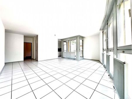Lugano - bright and spacious 2.5 room apartment in the lake area - Photo 4