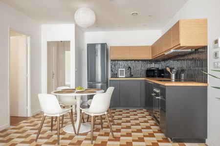 Location Appartement 5 pièces Meublé 92m² MARSEILLE 3ème - Photo 3