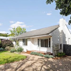Coastal Living in the Heart of Mornington - Photo 3