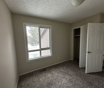 48 Pinecliff Close Northeast, Calgary - Photo 4