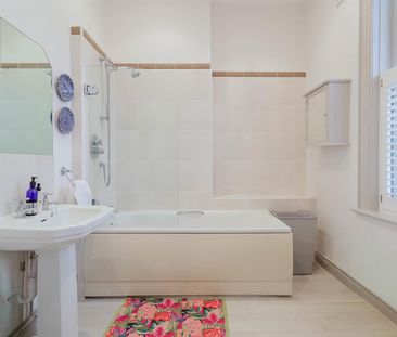 A 1 Bedroom Flat in St. Stephens Road, Cheltenham - Photo 4