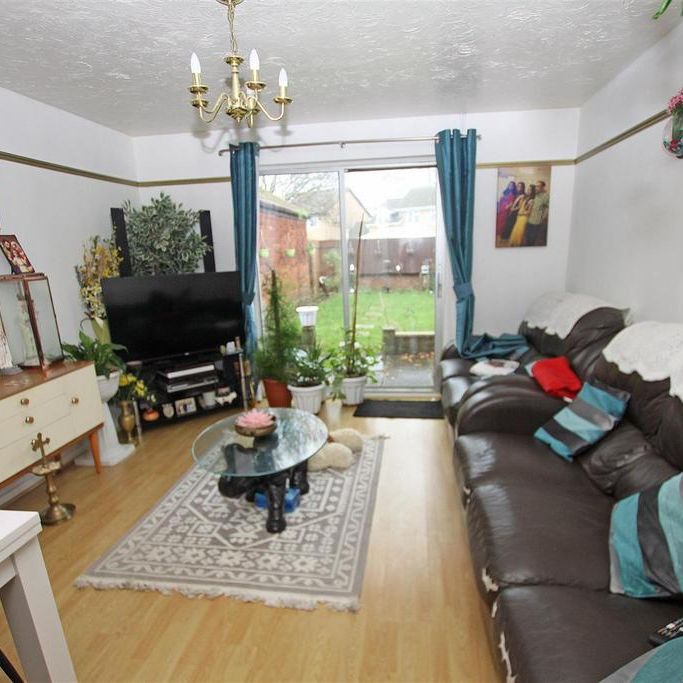 2 bedroom end of terrace house to rent - Photo 1