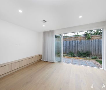 Brand New Luxury Living - Photo 2