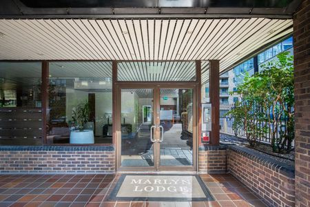 Marlyn Lodge, Portsoken Street, London, E1 8RB, 2 Portsoken Street - Photo 2