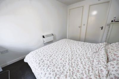 2 bedroom Flat in Calverley Ln, Leeds - Photo 1