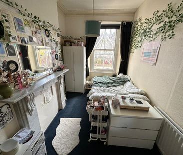 4 bedroom flat to rent - Photo 3