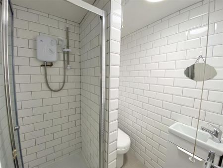 4 bedroom terraced house to rent - Photo 4