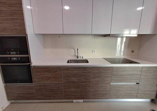 Apartamento T2 junto ao Centro Comercial Glicínias