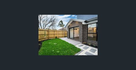 MODERN TOWNHOUSE | CONVENIENT LOCATION! - Photo 5