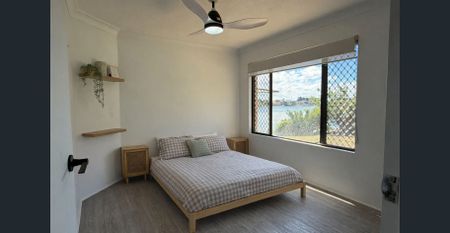 Renovated Waterfront Unit Overlooking Lake Intrepid - Photo 3