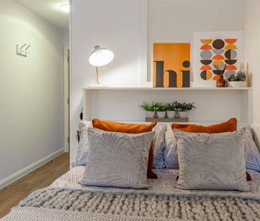 1 bedroom in a flat share to rent - Photo 2